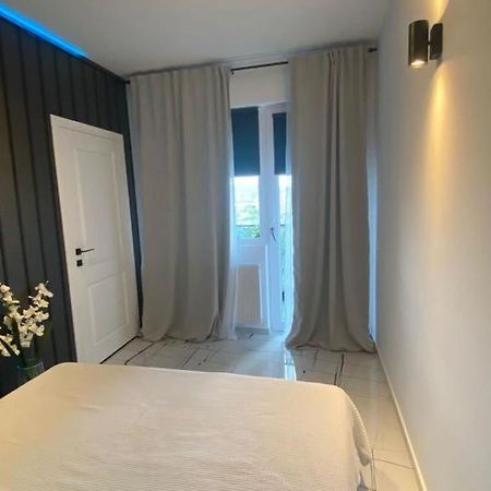 Q Luxury Apartment - Palas Center Jassy Zewnętrze zdjęcie
